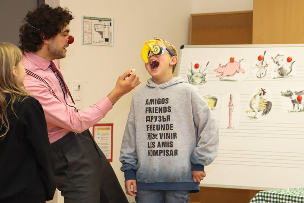 Fokus Ernährung, AVOS, ROTE NASEN Clowndoctors, Christina Frei, Clown Egon, Volksschulen, Salzburg