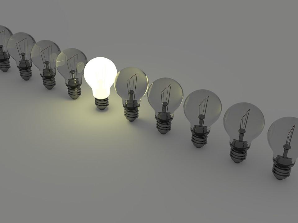 light-bulbs-1125016_1280u